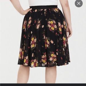 Torrid black with floral print skirt